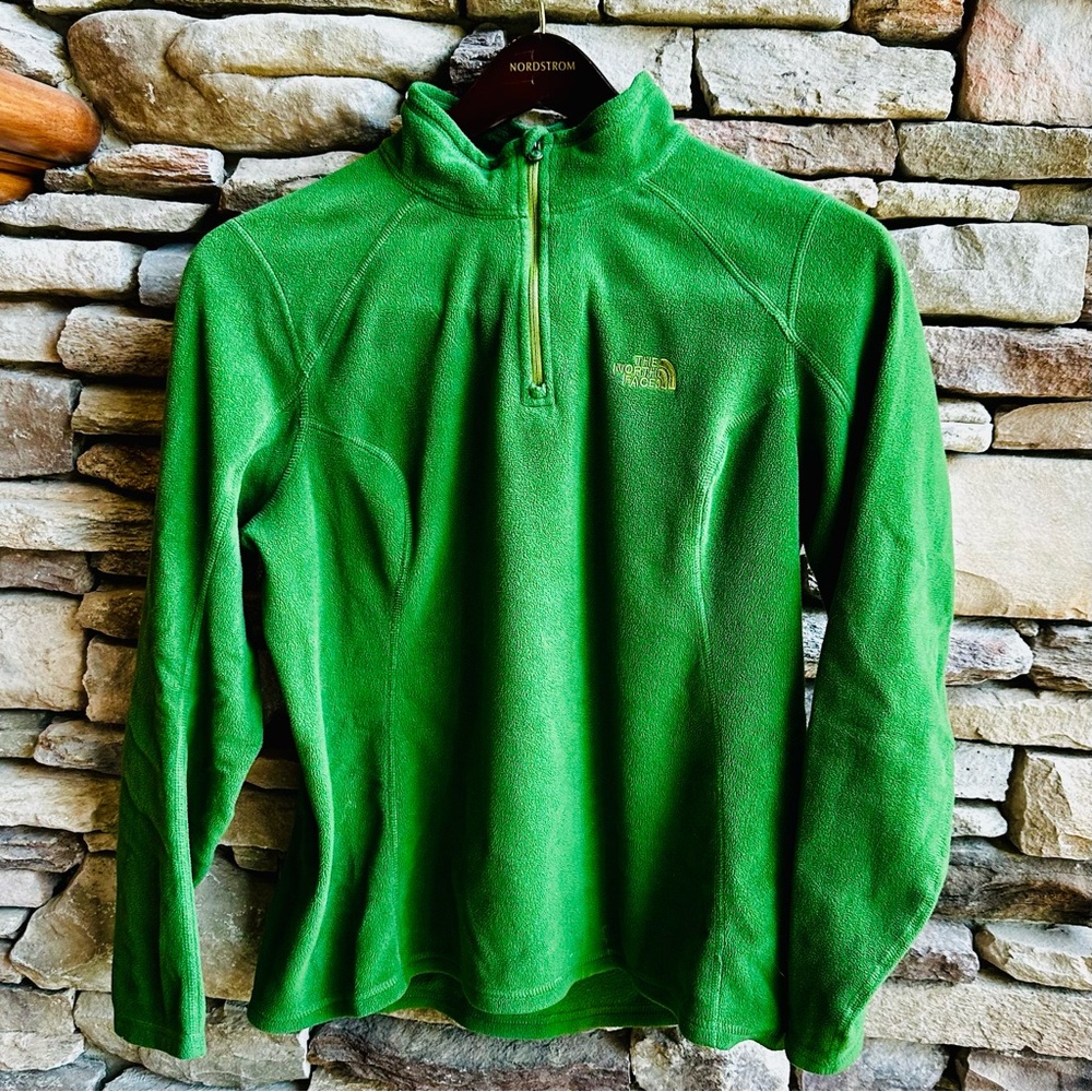 WOMEN’S LARGE NORTH FACE FLEECE PULLOVER, DARK GREEN, SIZE LARGE
